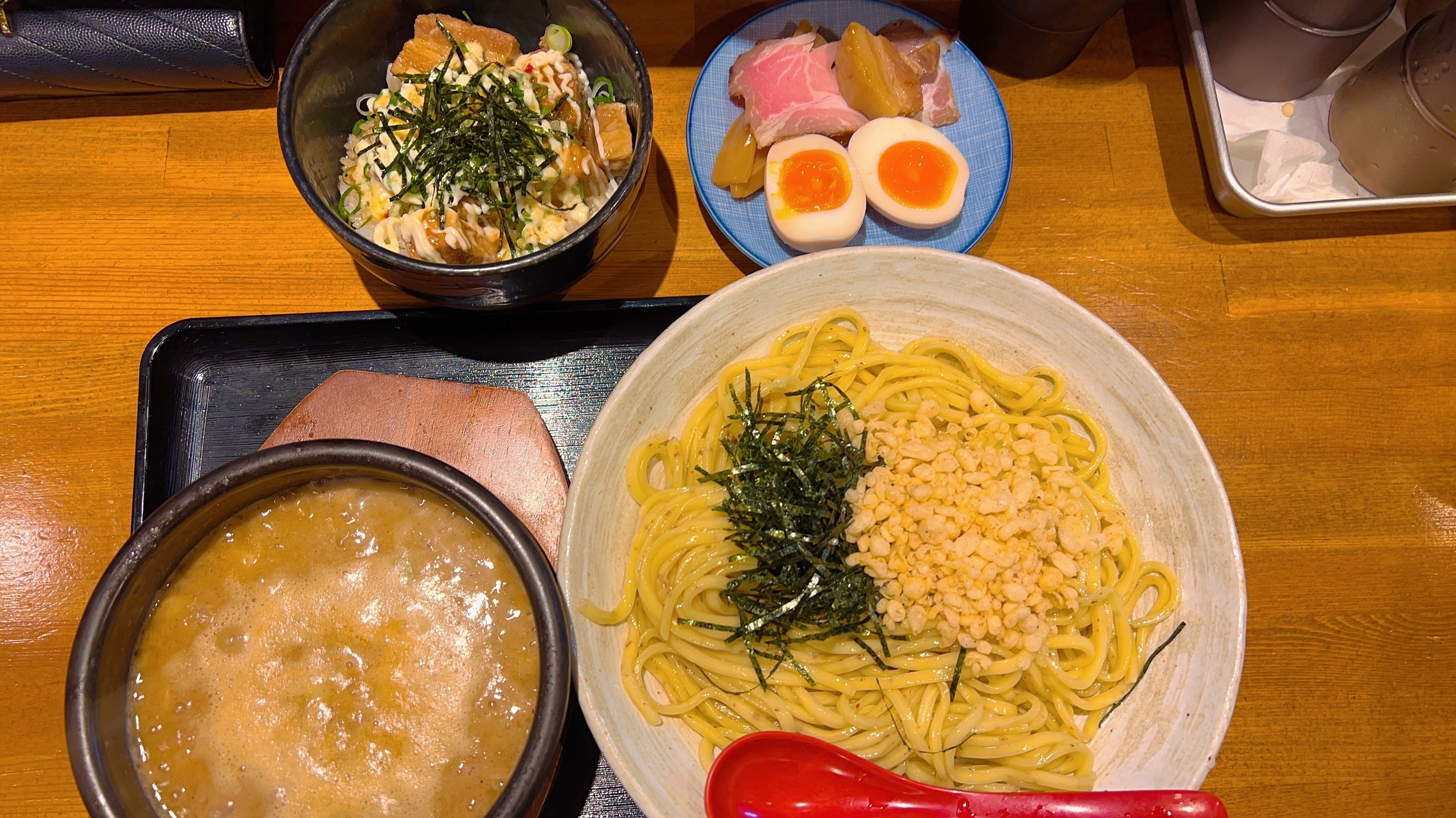 つけ麺とチャーシュー丼