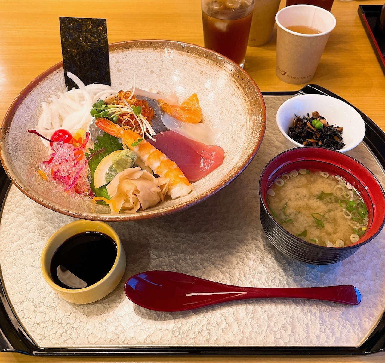 生しらす丼