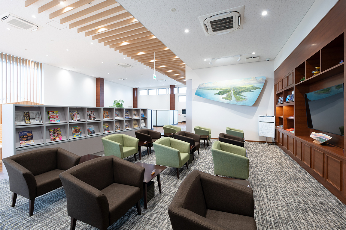 店舗画像_高島店ラウンジ①_202512