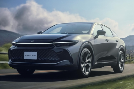 CROSSOVER Z（2.5Lハイブリッド車）