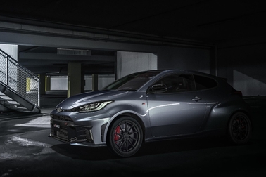 RZ“High performance”［GR-DAT（8AT・4WD）］