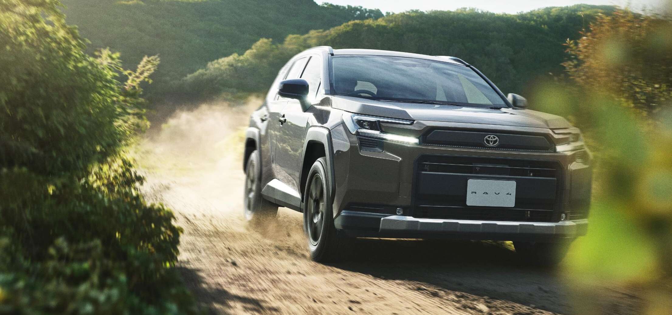 3分でわかる】新型RAV4の特徴｜グレード・サイズ・燃費・カラー・価格 