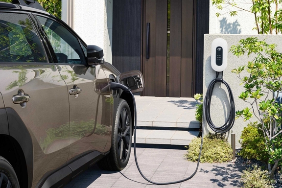トヨタ6kW充電器　使用イメージ　※使用イメージはZ（4WD）