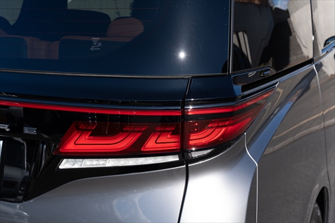 ヴェルファイア