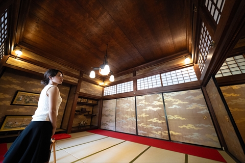 奥の書院にはお寺の格式の高さが伺える豪華な客間がありました